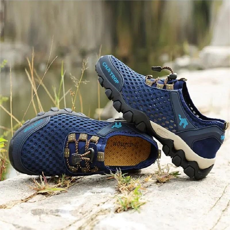 Laden Sie das Bild in Galerie -Viewer, TitanTread Alpha - Rugged Water Trekking Shoes - Fancysouls
